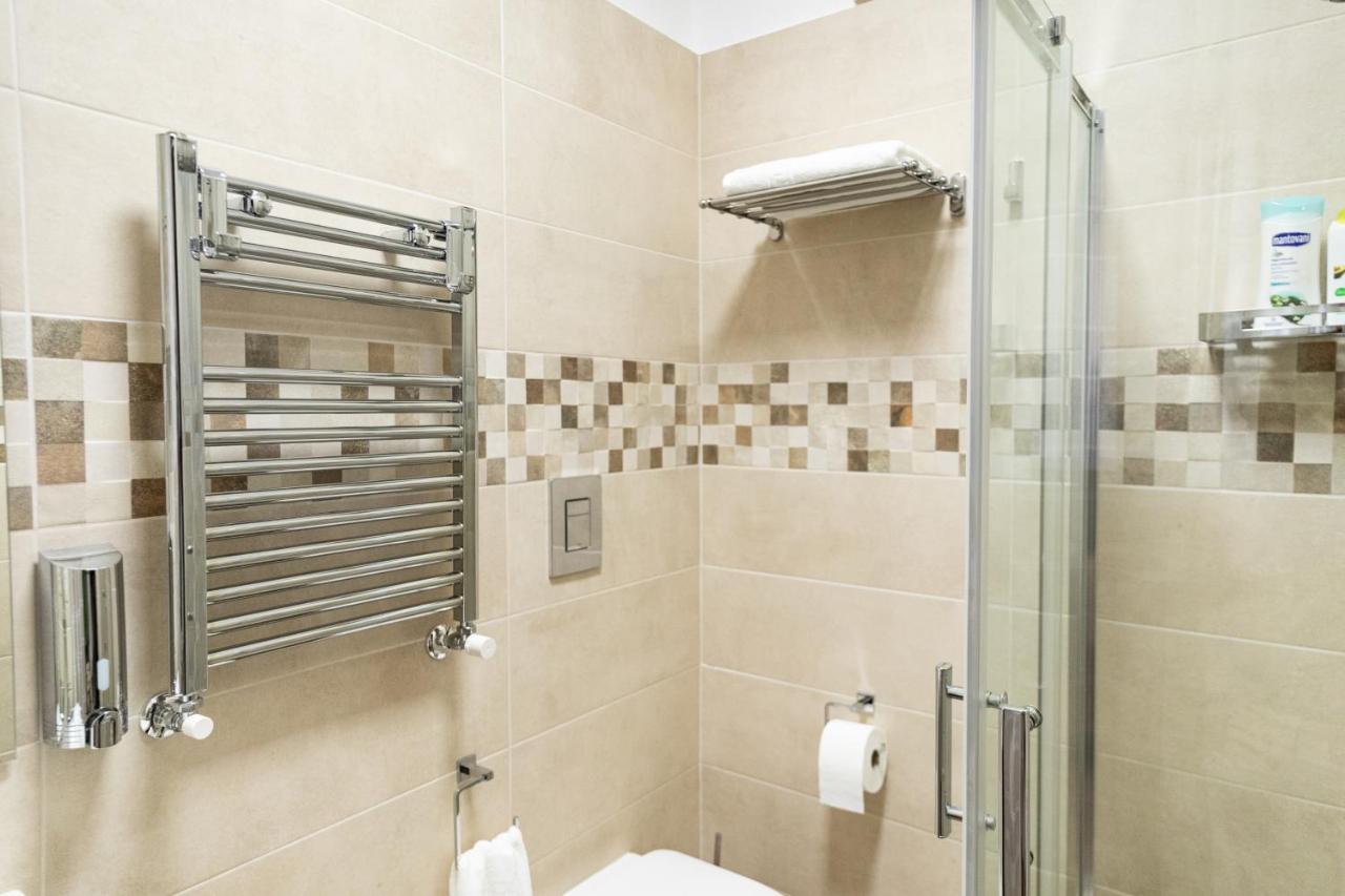 Tizzy Apartment & Rooms Bari Ngoại thất bức ảnh