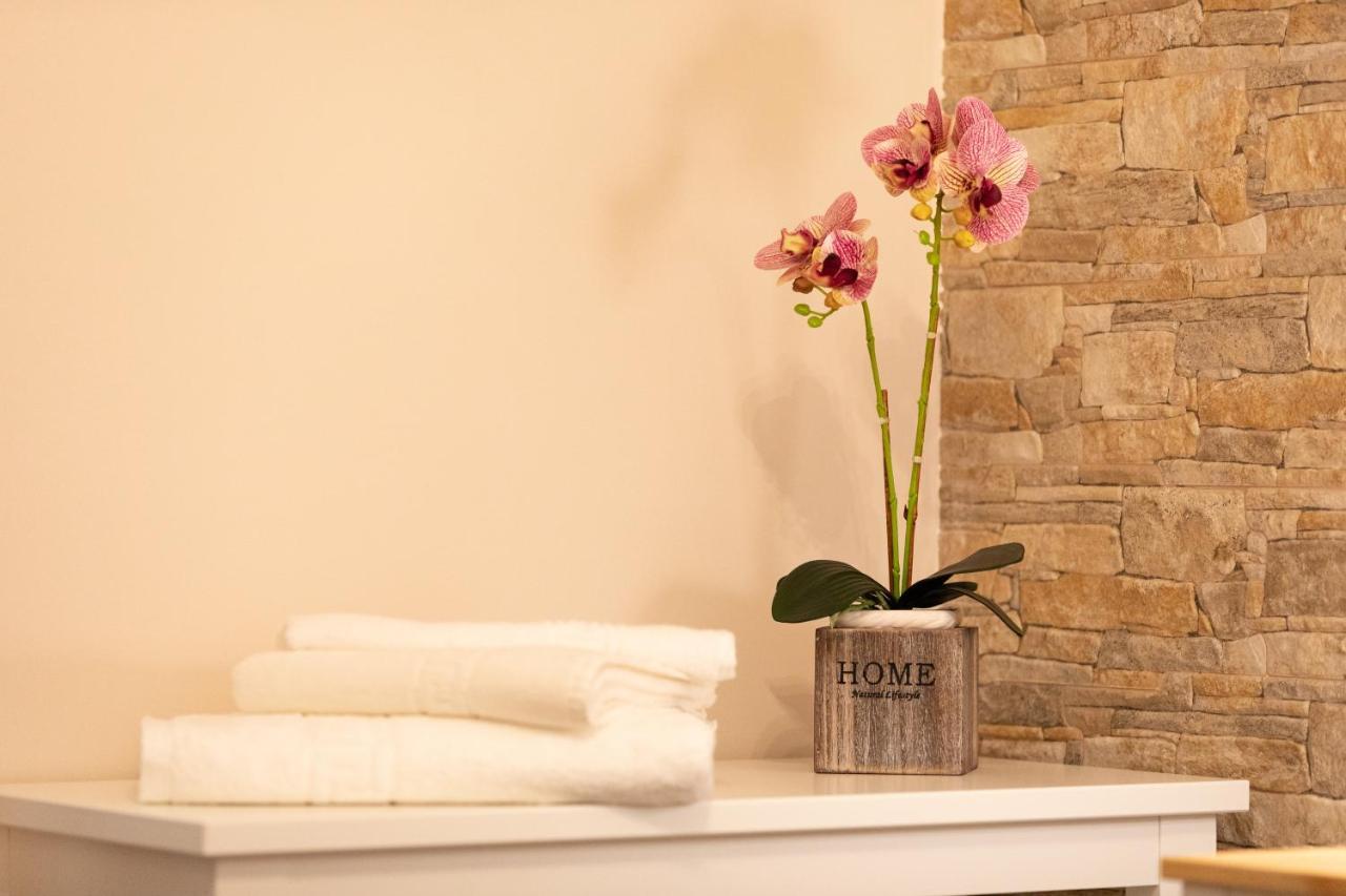 Tizzy Apartment & Rooms Bari Ngoại thất bức ảnh