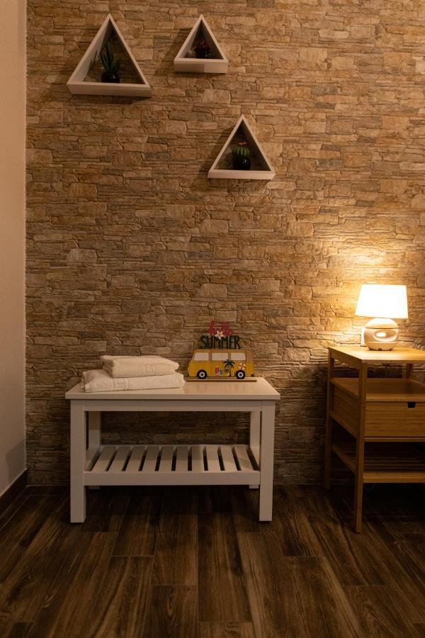 Tizzy Apartment & Rooms Bari Ngoại thất bức ảnh