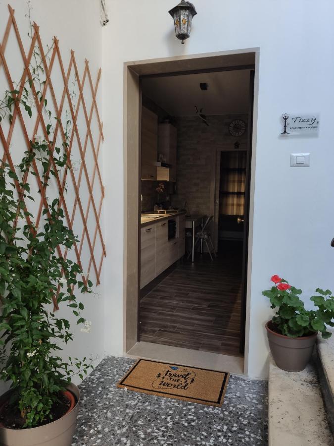 Tizzy Apartment & Rooms Bari Ngoại thất bức ảnh
