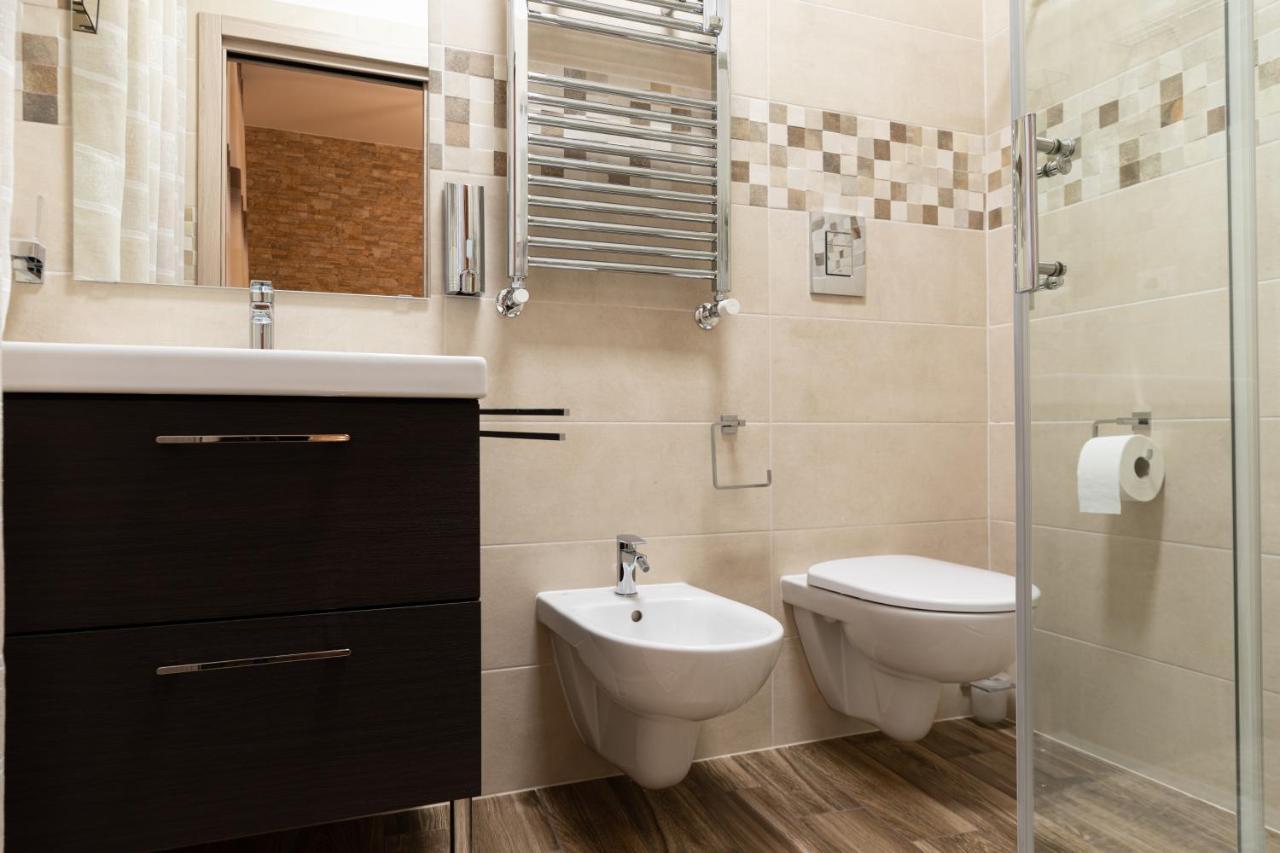 Tizzy Apartment & Rooms Bari Ngoại thất bức ảnh
