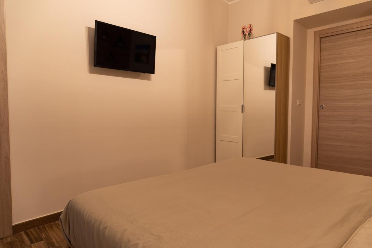 Tizzy Apartment & Rooms Bari Ngoại thất bức ảnh